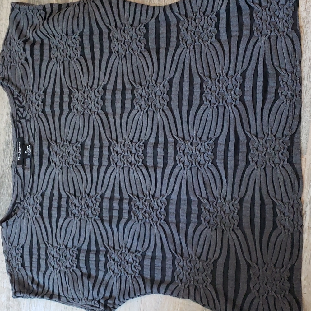 Pretty Nue Options top